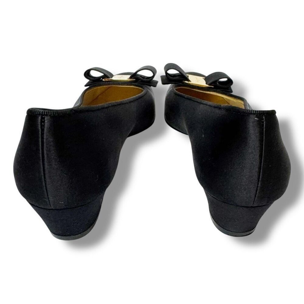 Salvatore Ferragamo Vara Bow Gold Logo Black Satin Pumps Italy Vintage Women’s 6 - Picture 9 of 12
